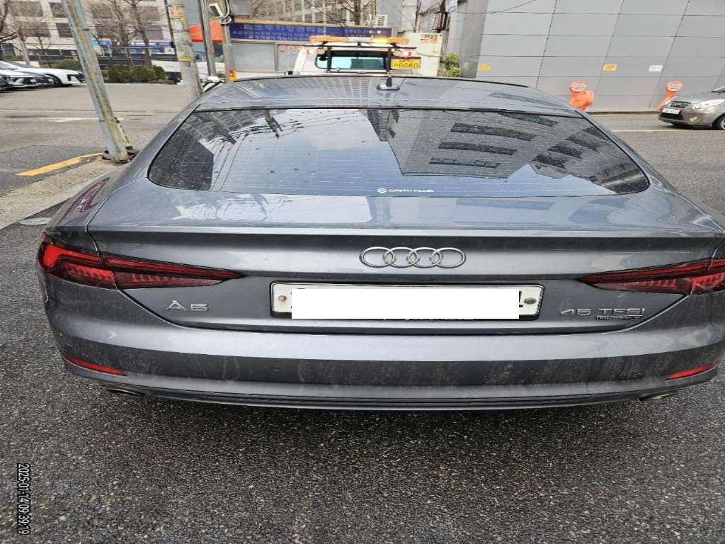 2019 Audi A5 Sportback 45 TFSI quattro, photograph 4