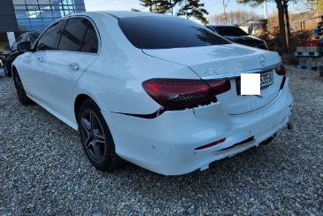 2023 Mercedes-Benz E250, photograph 4