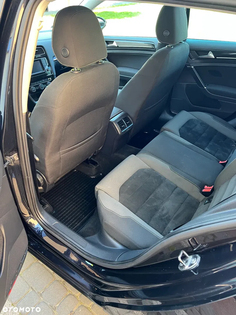 2012 Volkswagen Golf 1.6 TDI Highline, photograph 3