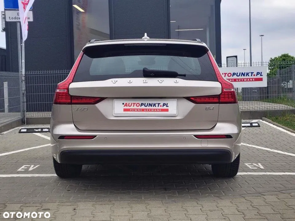 2023 Volvo V60, photograph 5