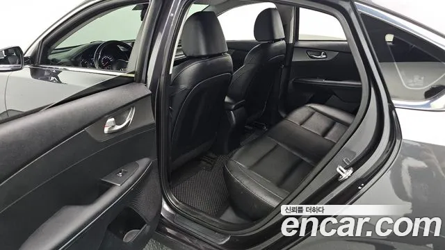 2018 Kia K3 Luxury, photograph 9
