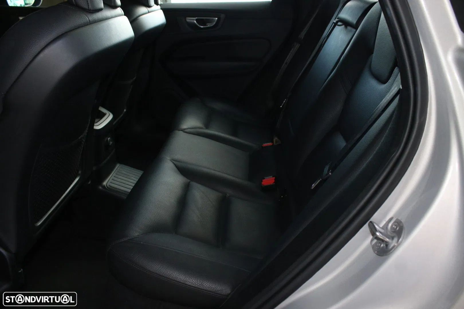 2023 Volvo XC 60 2.0 T6 PHEV Plus Dark AWD, photograph 12