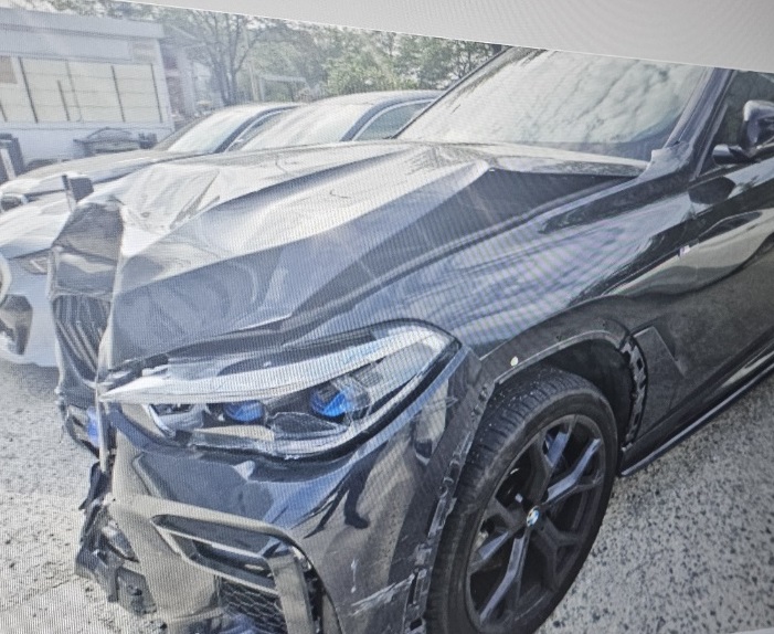 2021 BMW X6 xDrive40i, photograph 4