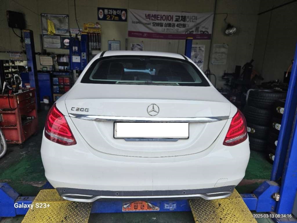 2018 Mercedes-Benz C200, photograph 1