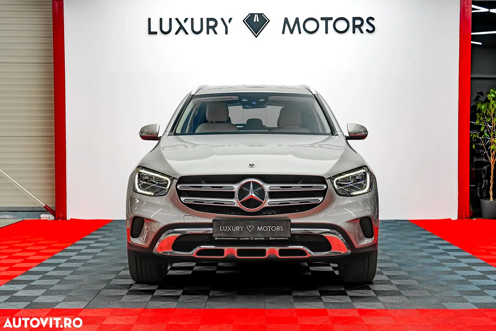 2022 Mercedes-Benz GLC 300 de 4Matic 9G-TRONIC Exclusive, photograph 3