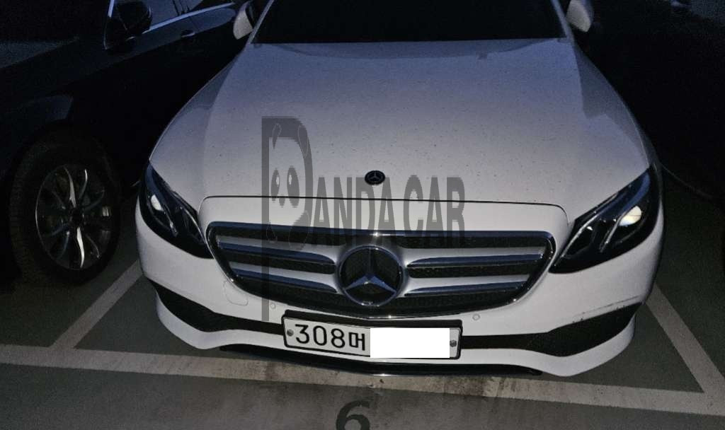 2019 Mercedes-Benz E300, photograph 1