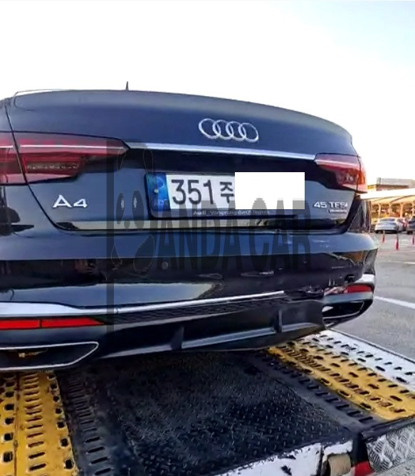 2022 Audi A4 45 TFSI quattro, photograph 3