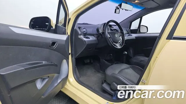2013 ChevroletGMDaewoo Spark LT, photograph 11
