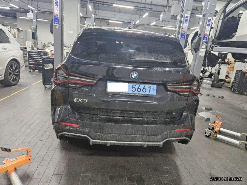 2023 BMW iX3 M Sport, photograph 5