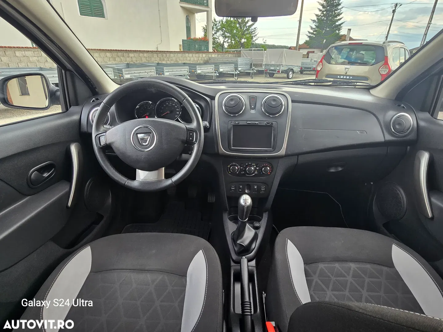 2013 Dacia Sandero 0.9 Stepway, photograph 8
