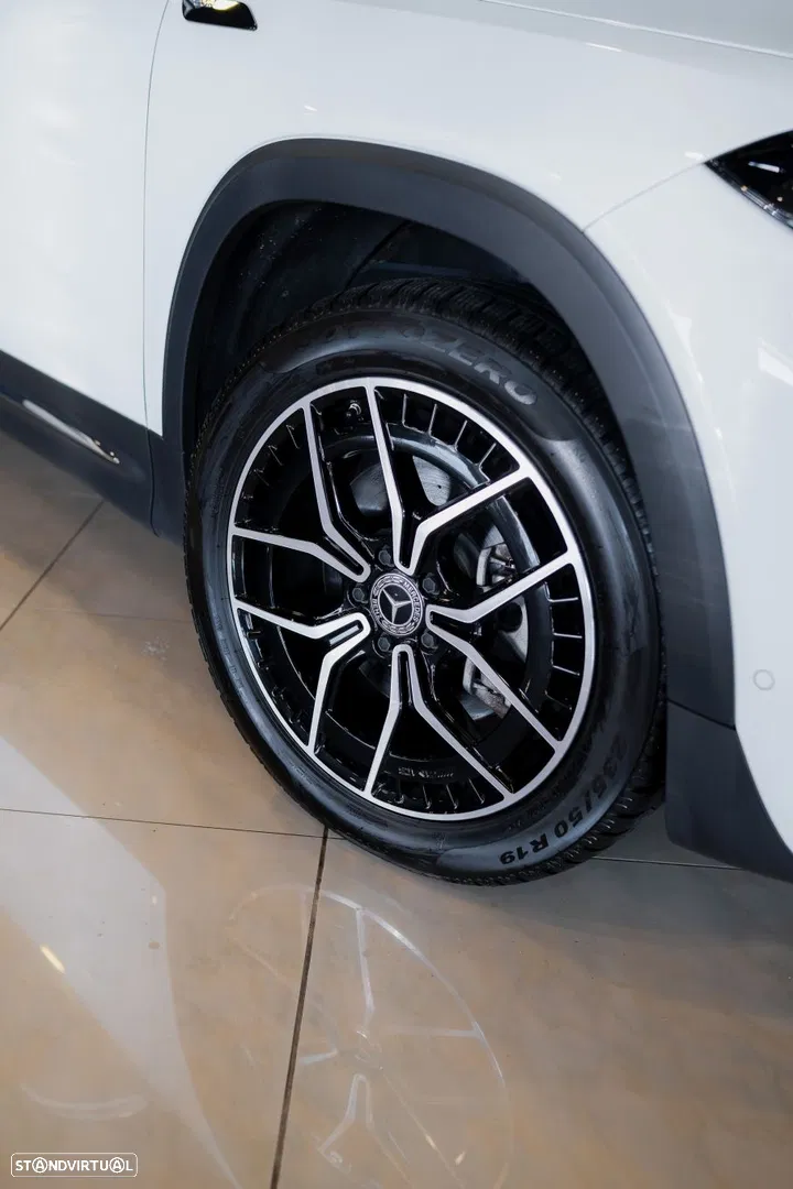 2022 Mercedes-Benz EQB 250 AMG Line, photograph 8