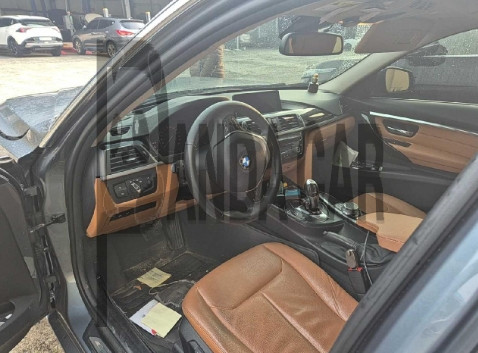 2018 BMW 320i, photograph 2