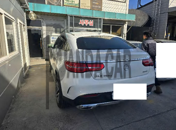 2018 Mercedes-Benz GLE350 d 4Matic Coupe, photograph 2