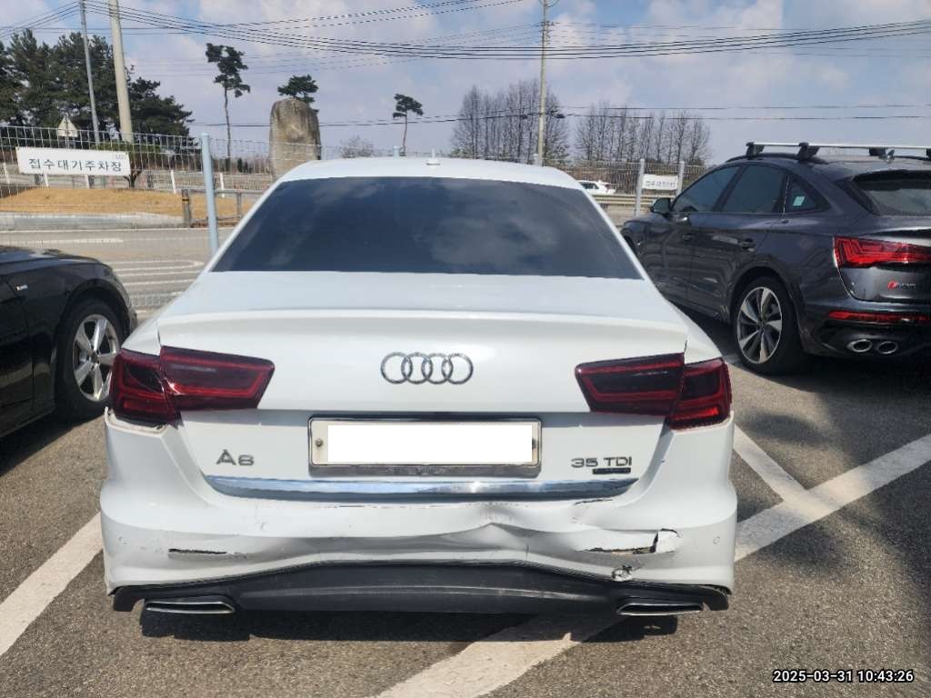 2018 Audi A6 35 TDI quattro, photograph 2