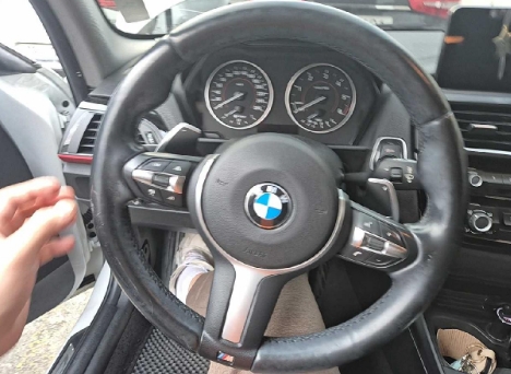 2017 BMW 118d, photograph 5