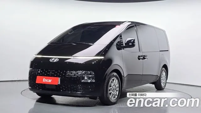 Hyundai Staria Cargo 3-Seater — photo 1 of 39