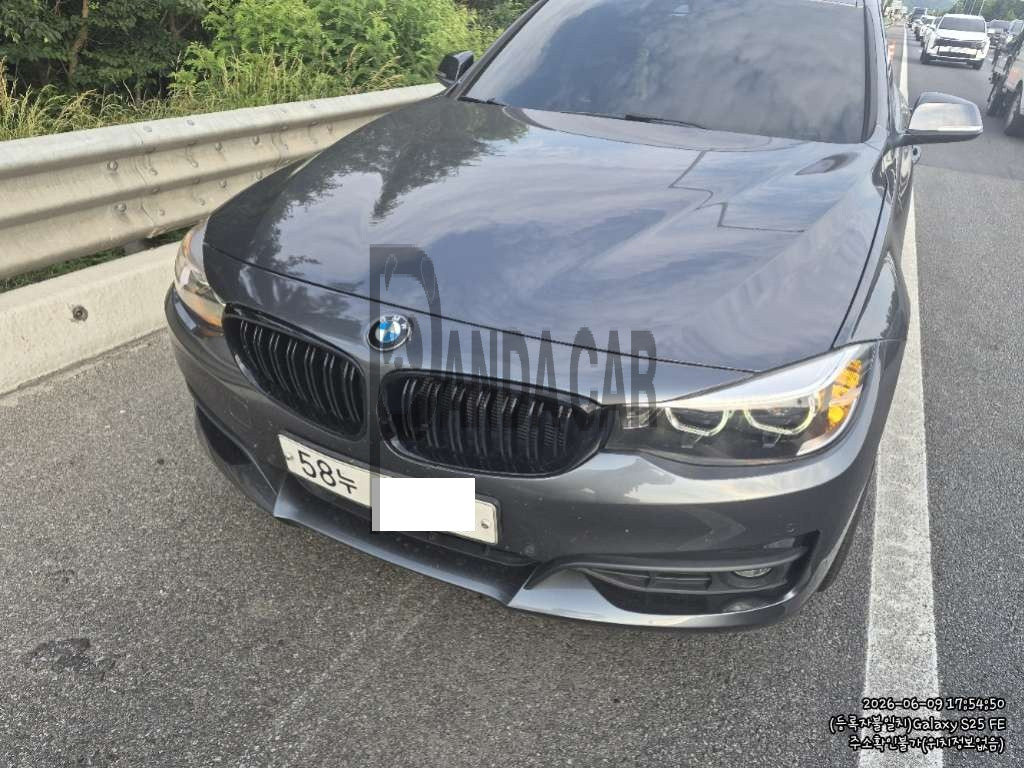 2017 BMW 320d Gran Turismo, photograph 4