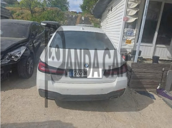 2022 BMW 520i, photograph 1