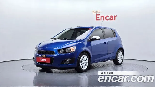 2013 ChevroletGMDaewoo Aveo LS, photograph 1