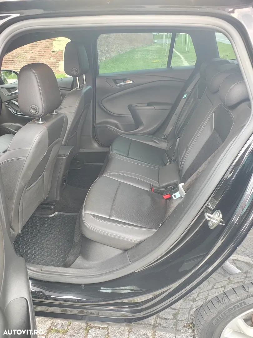 2017 Opel Astra 1.6 CDTI ECOTEC Start/Stop Innovation, photograph 12