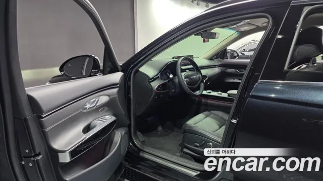 Genesis GV70 2.5T Gasoline 2WD — photo 1 of 31