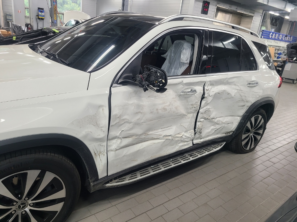 2024 Mercedes-Benz GLE 300 d 4MaTIC, photograph 6