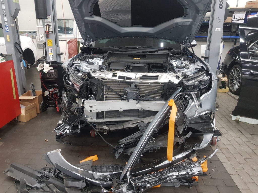 2024 Mercedes-Benz E 300 4MATIC, photograph 3