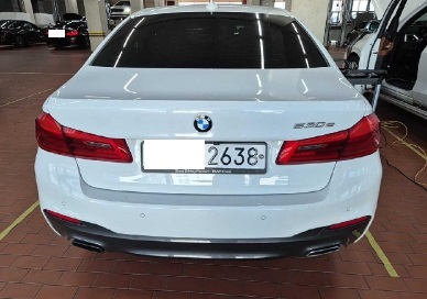 2020 BMW 530e iPerformance M Sport Package, photograph 4