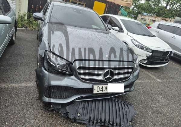 2017 Mercedes-Benz E220 d 4Matic 04ga9621, photograph 3