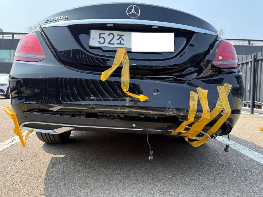 2019 Mercedes-Benz C220 d, photograph 2