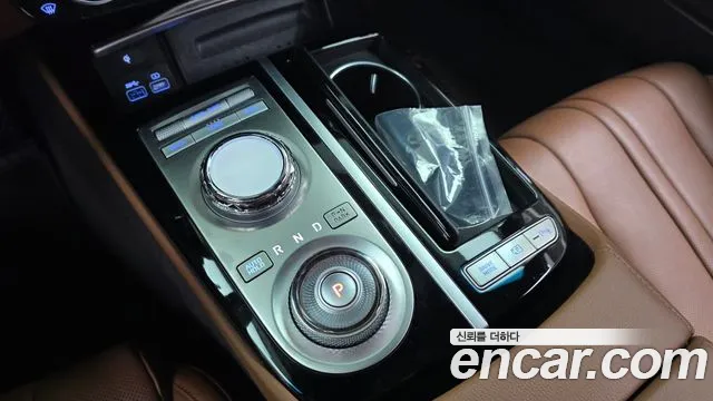 Genesis G80 Gasoline 2.5 Turbo 2WD — photo 1 of 36