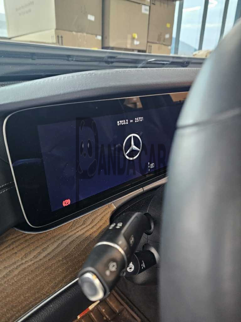 2022 Mercedes-Benz E250, photograph 4