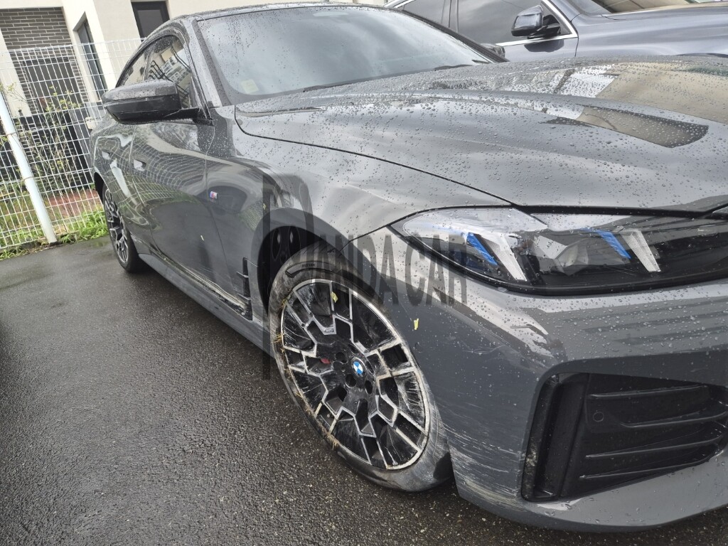2025 BMW i4 eDrive40, photograph 2