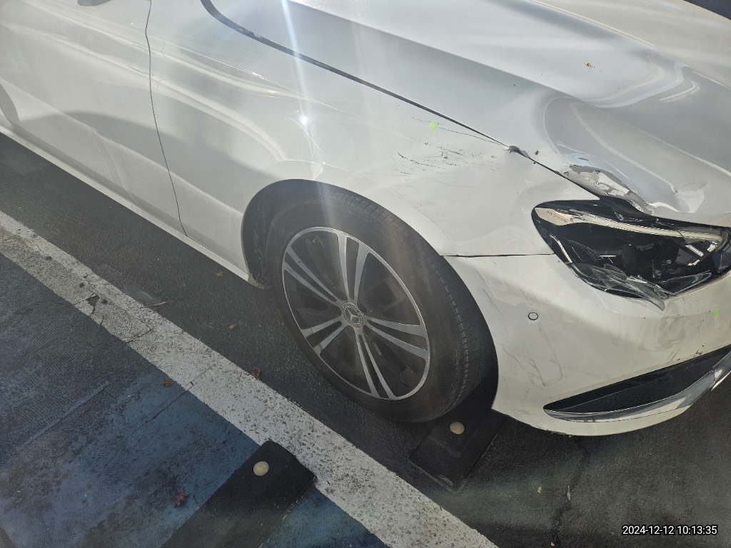 2021 Mercedes-Benz E250, photograph 1