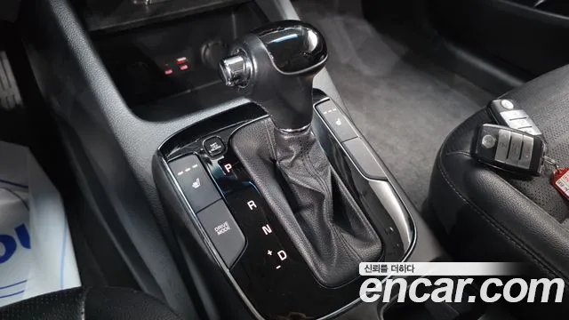 Kia K3 Trendy — photo 1 of 20