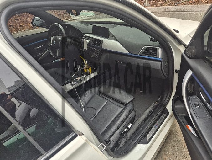 2018 BMW 320i, photograph 4
