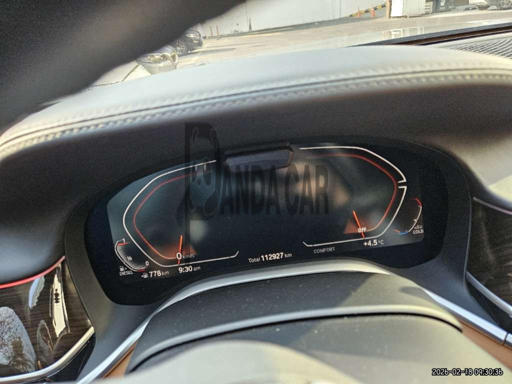 2021 BMW 730d xDrive, photograph 2