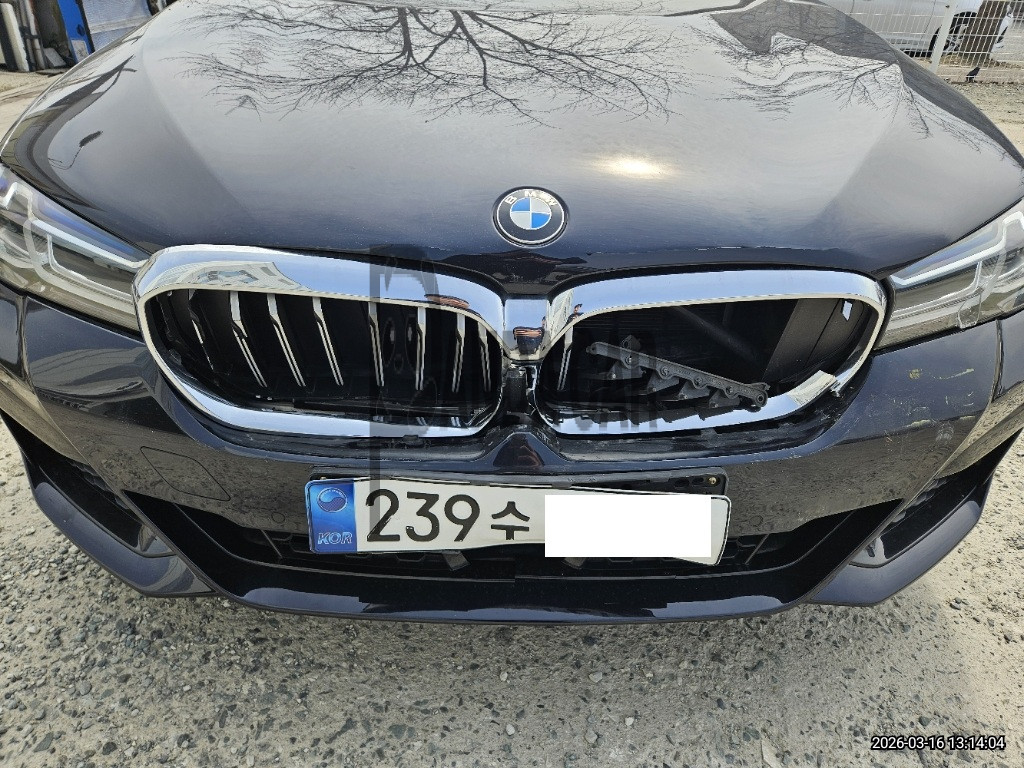 2021 BMW 530e, photograph 3