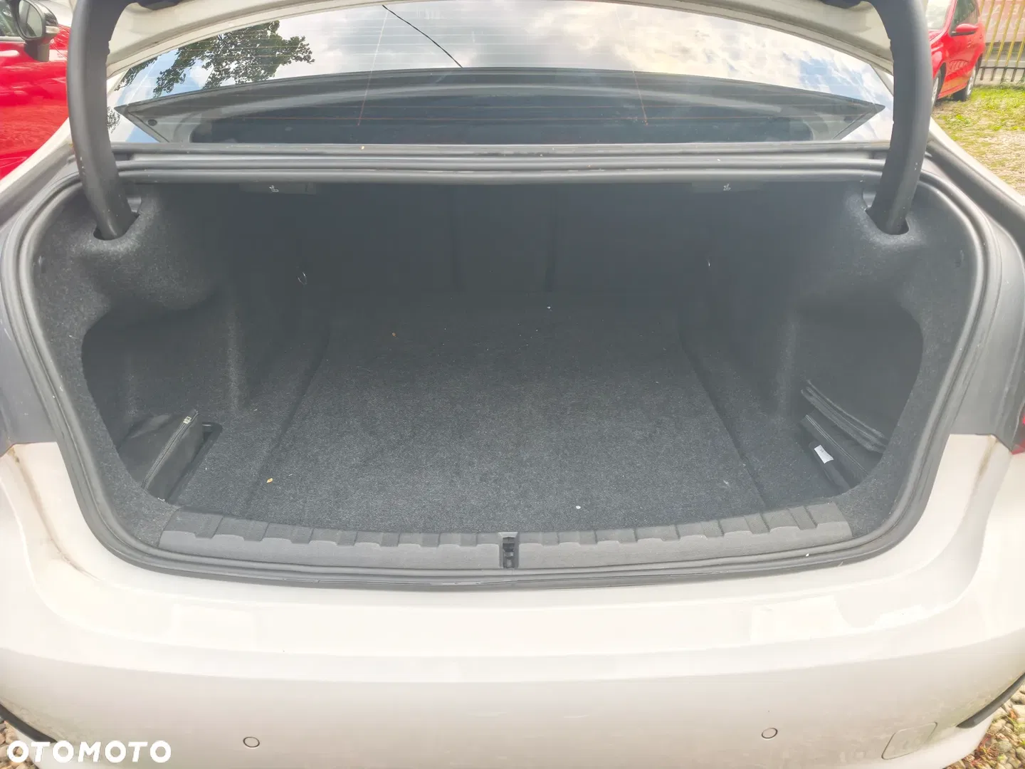 2019 BMW Seria 3 318d, photograph 12
