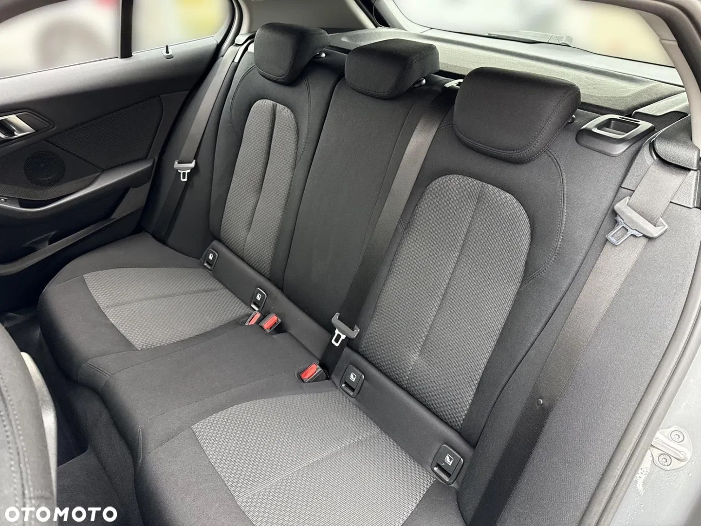 2024 BMW Seria 1, photograph 9