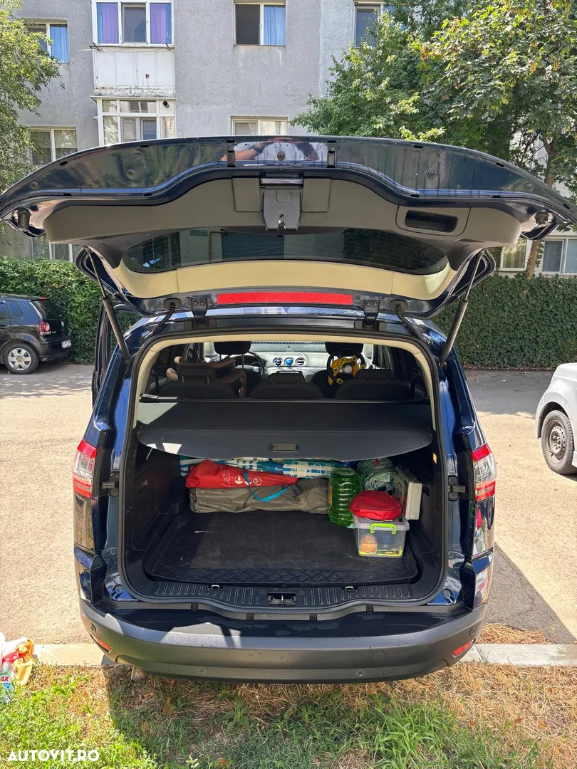 2010 Ford S-Max 2.0 TDCi DPF Ambiente, photograph 4