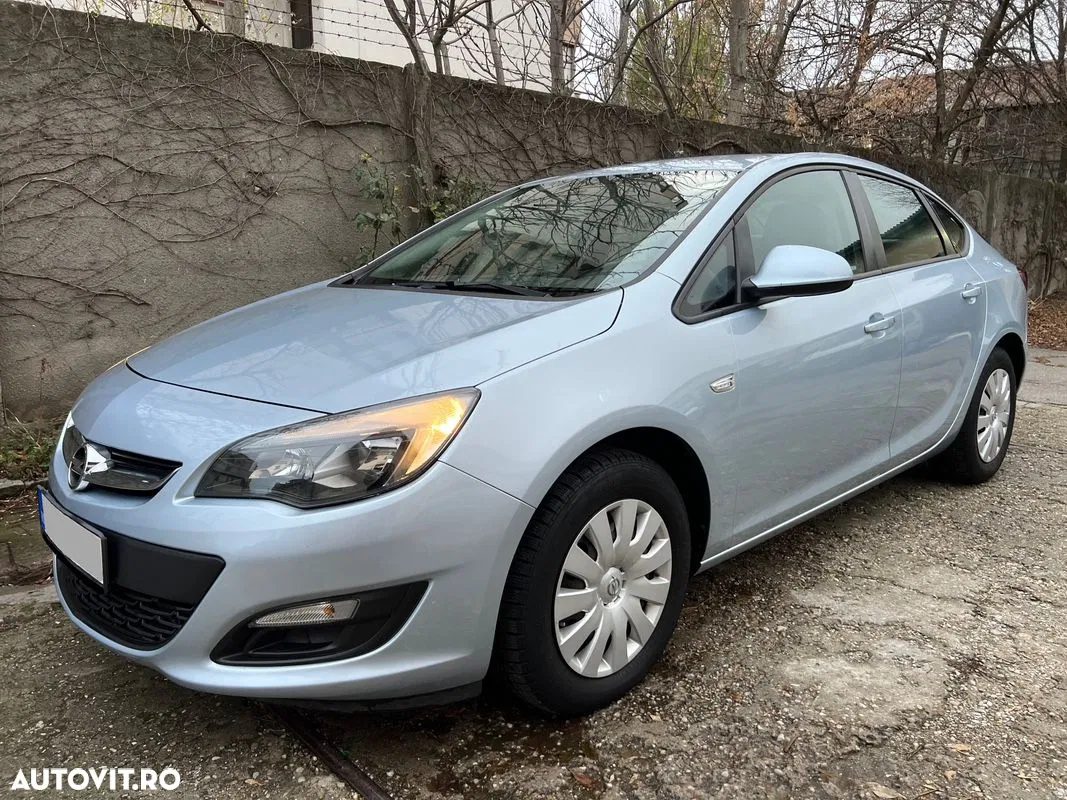 2018 Opel Astra 1.6 CDTI Start/Stop Cosmo, photograph 1