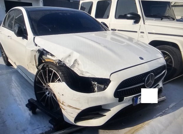 2023 Mercedes-Benz E350 4MATIC, photograph 2