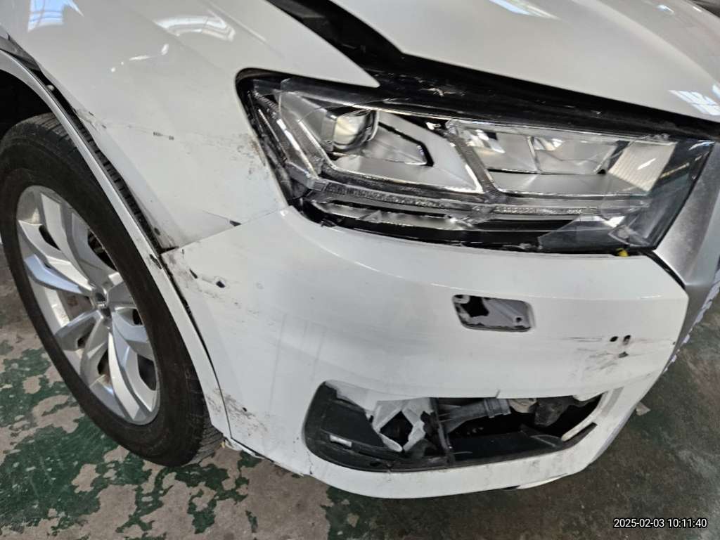 2019 Audi Q7 45 TFSI quattro, photograph 3