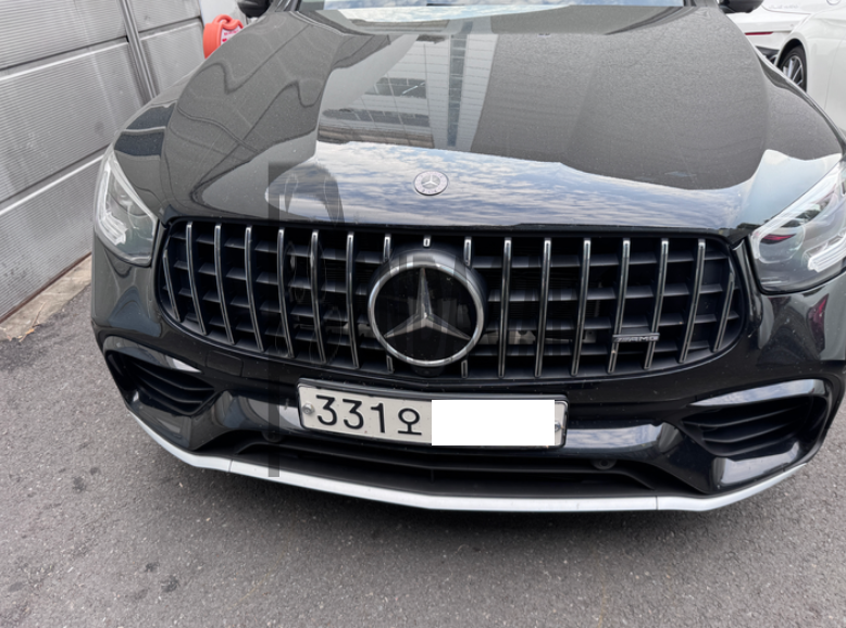 2021 Mercedes-AMG GLC63 S 4MATIC + Coupe, photograph 1