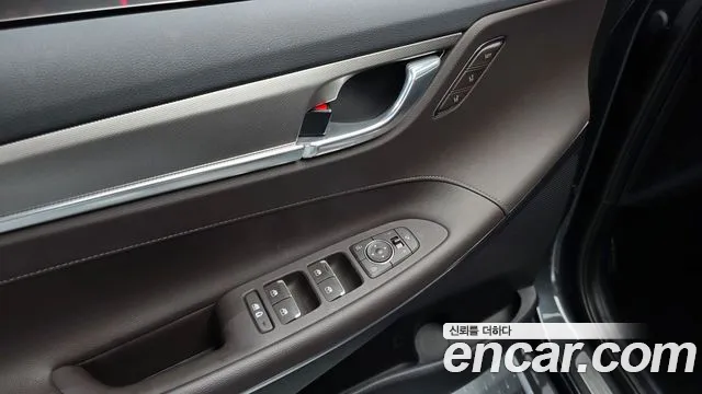 Hyundai Grandeur Exclusive — photo 1 of 35