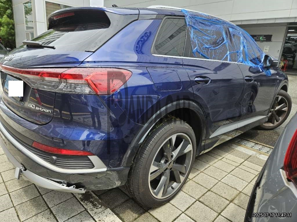 2023 Audi Q4 40 etron, photograph 7