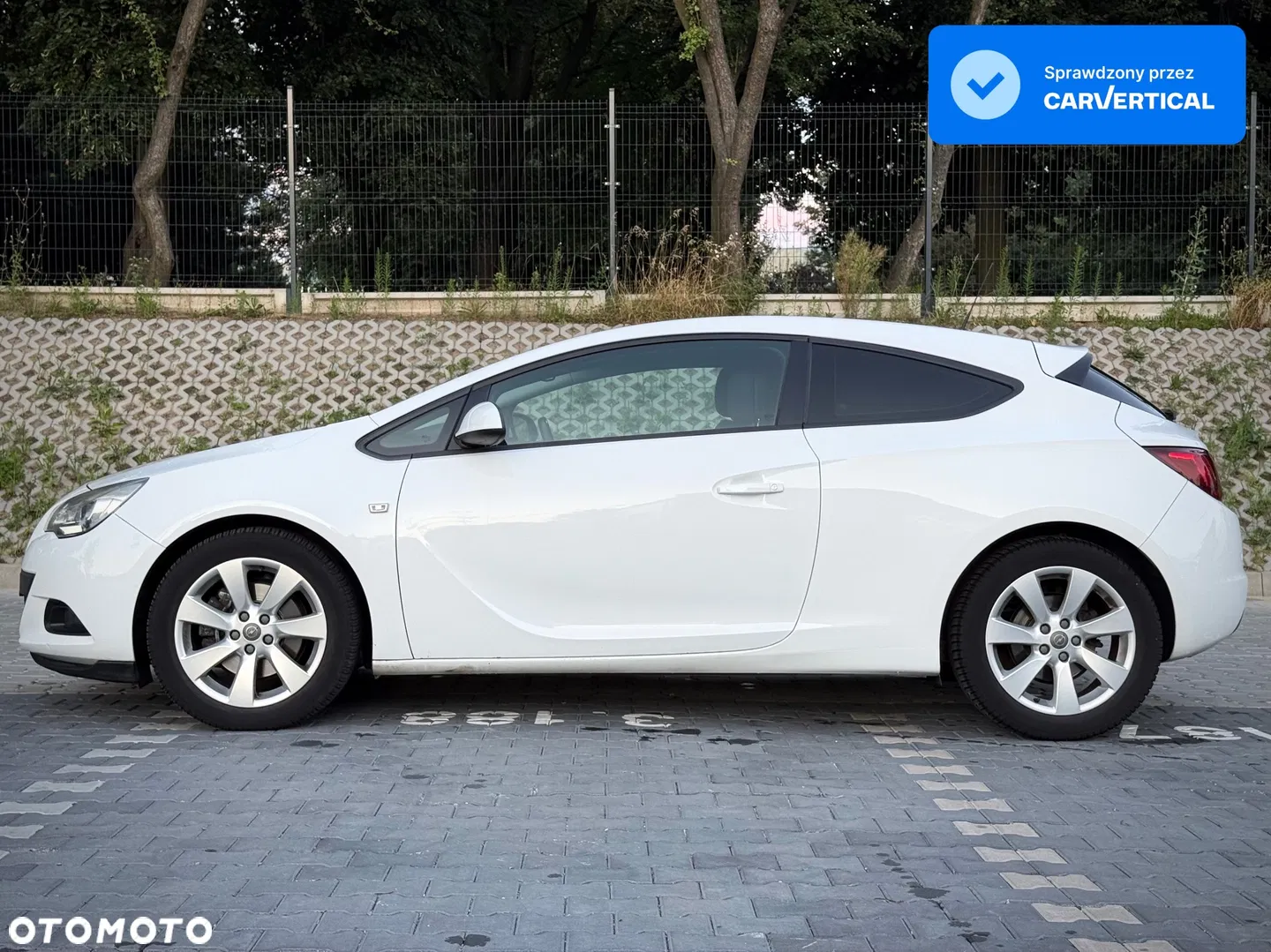 2012 Opel Astra 1.4 T Enjoy S&S, photograph 3