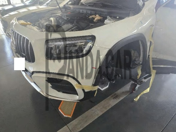2025 Mercedes-AMG GLB 35 4MATIC, photograph 3