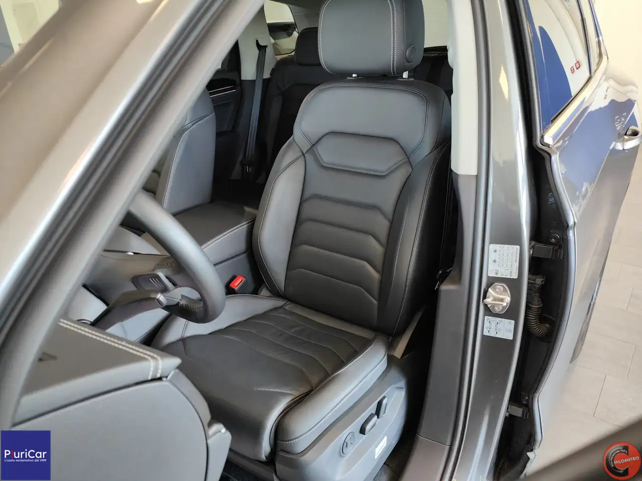 2024 Volkswagen Touareg 3.0 TDI 231cv Fari Matrix IQ.LIGHT Pelle Navi DAB, photograph 4